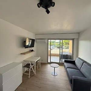 Super Studio Climatise Sur Le Port De Hyères